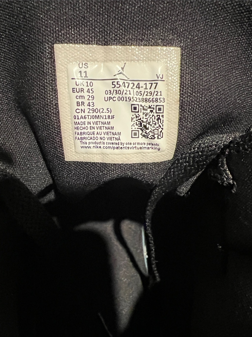 Jordan 1’s Mid — Black, Yellow and White - Picture 2 of 13